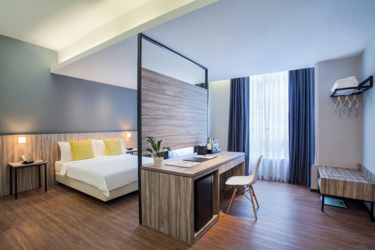 Days Hotel & Suites By Wyndham Kl - Chan Sow Lin Mrt Or Lrt Kuala Lumpur Exterior photo